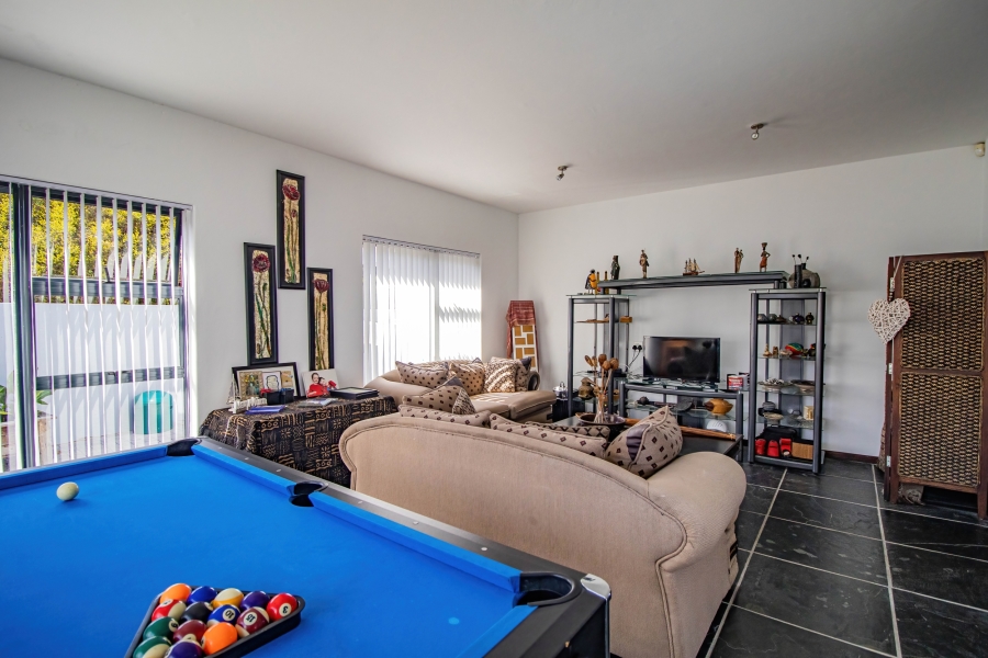 5 Bedroom Property for Sale in Yzerfontein Western Cape